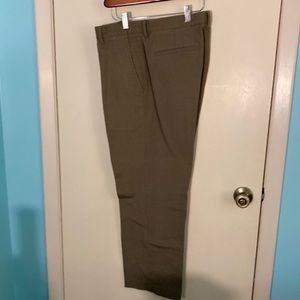 Mens Banana Republic 34”x30” Brown Cotton And Linen Dress Pants.